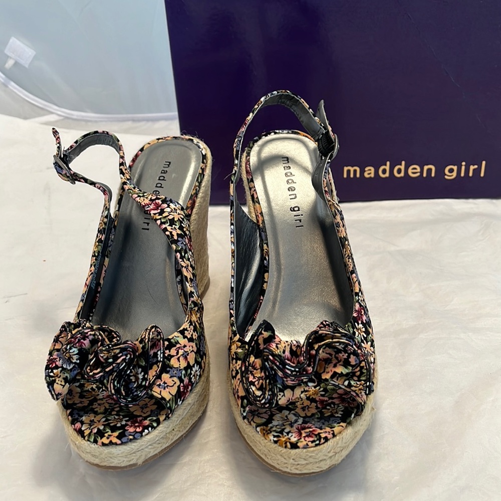 Madden Girl Lokomo Wedge Sandals